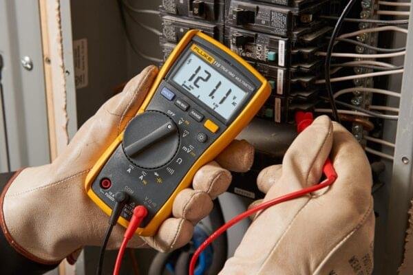 FLUKE 115 FIELD TECHNICIANS DIGITAL MULTIMETER